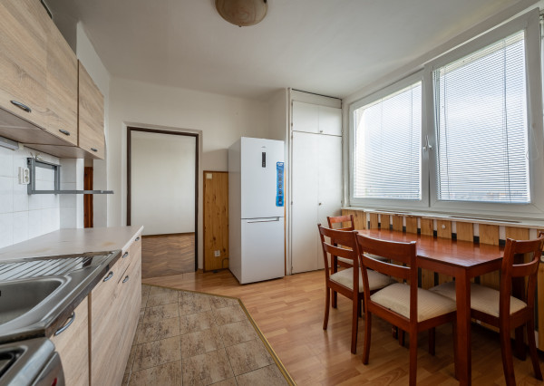 RealityDS – predaj priestranného 3 izb. bytu, 74 m2, Mestský Majer