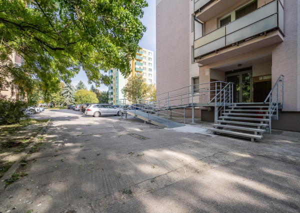 RealityDS – predaj priestranného 3 izb. bytu, 74 m2, Mestský Majer