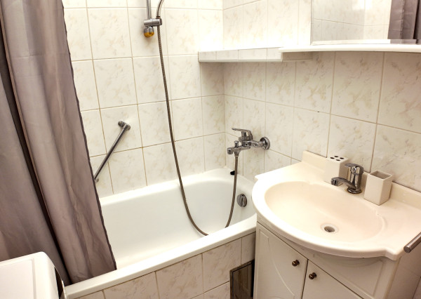 RealityDS – PREDAJ slnečného 2-izbového bytu s balkónom, Bratislava – Dúbravka