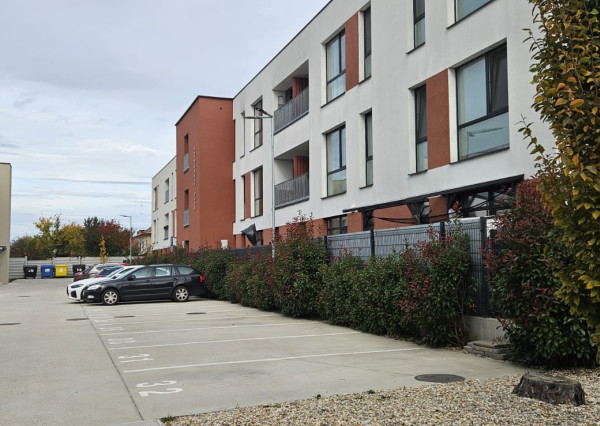 RealityDS - Prenájom nového, kompletne zariadeného 2-izb. bytu s loggiou, 50,15 m2 + 1 park.miesto, Pažitná ulica