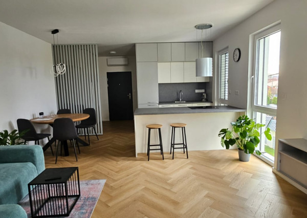 RealityDS - Prenájom nového, kompletne zariadeného 2-izb. bytu s loggiou, 50,15 m2 + 1 park.miesto, Pažitná ulica