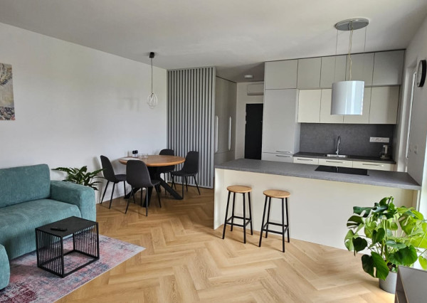 RealityDS - Prenájom nového, kompletne zariadeného 2-izb. bytu s loggiou, 50,15 m2 + 1 park.miesto, Pažitná ulica