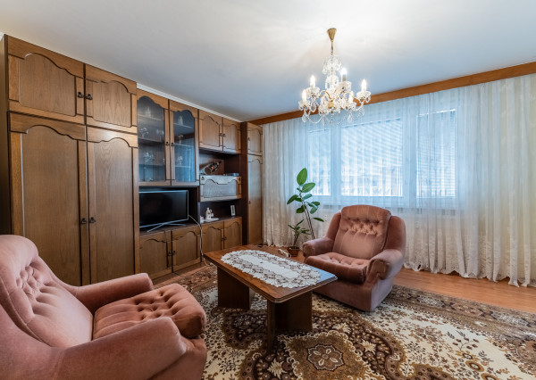 RealityDS  - Predaj kompletne zariadeného 3 izb. bytu so zasklenou loggiou,  70 m2, Hlavná ulica