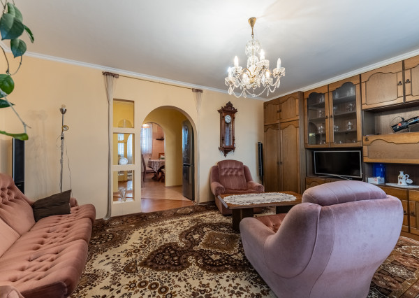 RealityDS  - Predaj kompletne zariadeného 3 izb. bytu so zasklenou loggiou,  70 m2, Hlavná ulica