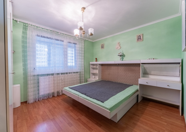 RealityDS  - Predaj kompletne zariadeného 3 izb. bytu so zasklenou loggiou,  70 m2, Hlavná ulica