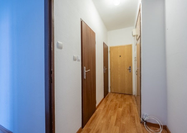 RealityDS - PREDAJ 2 izbového bytu s KRBOM - Školská, Šamorín