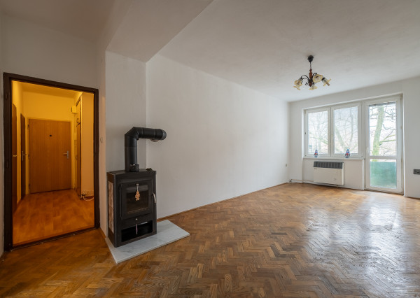 RealityDS - PREDAJ 2 izbového bytu s KRBOM - Školská, Šamorín