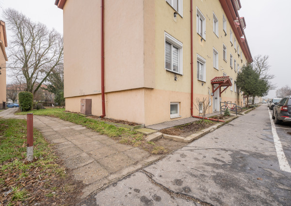 RealityDS - PREDAJ 2 izbového bytu s KRBOM - Školská, Šamorín