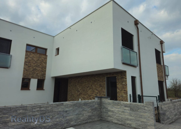 POSLEDNÝ DOSTUPNÝ 4-izbový byt so záhradkou a parkovaním | Bučuháza – Šamorín