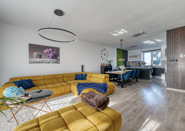 RealityDS – PREDAJ nadštandardnej 4-izbovej novostavby s bazénom a letnou kuchyňou, Orechová Potôň