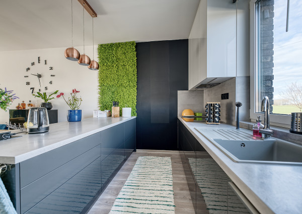 RealityDS – PREDAJ nadštandardnej 4-izbovej novostavby s bazénom a letnou kuchyňou, Orechová Potôň