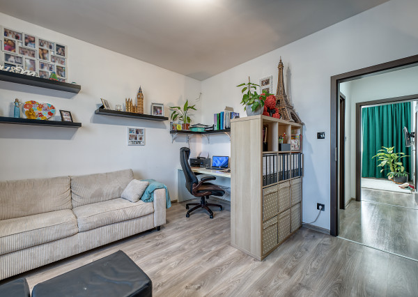 RealityDS – PREDAJ nadštandardnej 4-izbovej novostavby s bazénom a letnou kuchyňou, Orechová Potôň