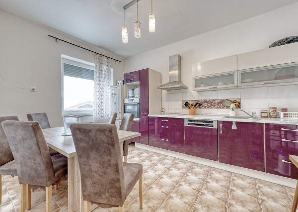 RealityDS - PREDAJ dvojgeneračného, 5 izbového domu po kompletnej rekonštrukcií, Vydrany