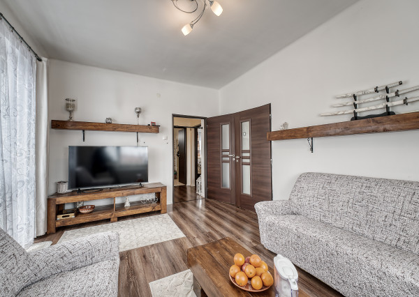 RealityDS - PREDAJ dvojgeneračného, 5 izbového domu po kompletnej rekonštrukcií, Vydrany