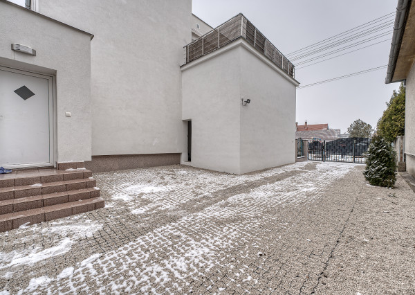 RealityDS - PREDAJ dvojgeneračného, 5 izbového domu po kompletnej rekonštrukcií, Vydrany