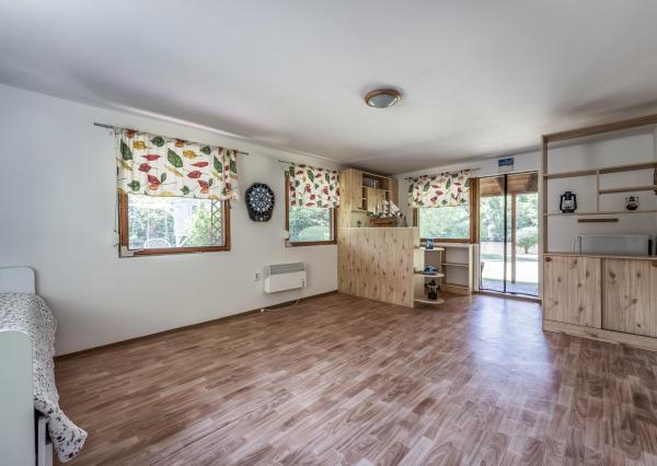 RealityDS - PREDAJ - pozemok s rekreačnou chatou priamo pri vode v Potônskych Lúkach!