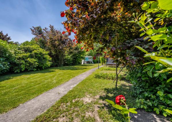 RealityDS - PREDAJ - pozemok s rekreačnou chatou priamo pri vode v Potônskych Lúkach!