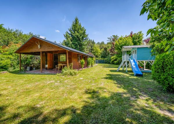 RealityDS - PREDAJ - pozemok s rekreačnou chatou priamo pri vode v Potônskych Lúkach!