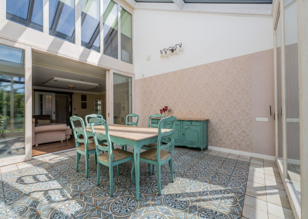 RealityDS - Nadštandardná nízkoenergetická vila v Šamoríne na PREDAJ: Moderná architektúra a špičkové technológie