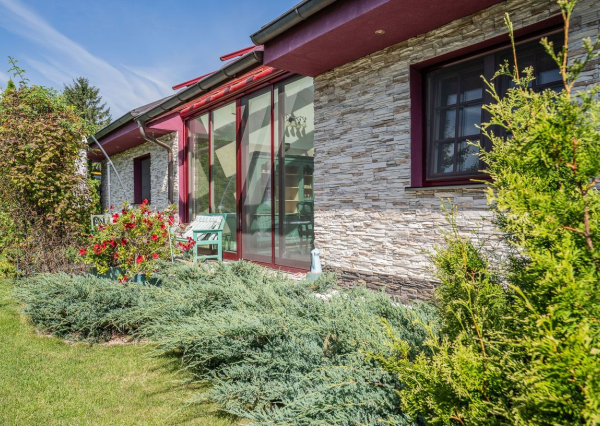 RealityDS - Nadštandardná nízkoenergetická vila v Šamoríne na PREDAJ: Moderná architektúra a špičkové technológie