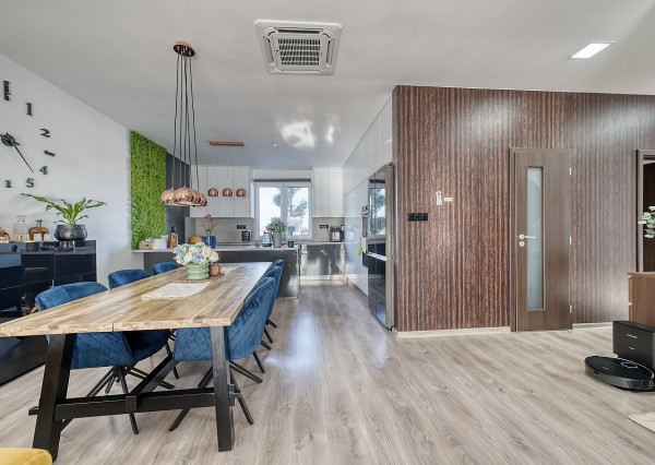 RealityDS – PREDAJ nadštandardnej 4-izbovej novostavby s bazénom a letnou kuchyňou, Orechová Potôň