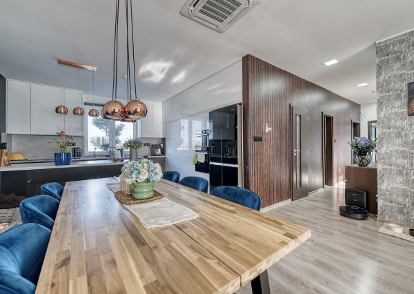 RealityDS – PREDAJ nadštandardnej 4-izbovej novostavby s bazénom a letnou kuchyňou, Orechová Potôň