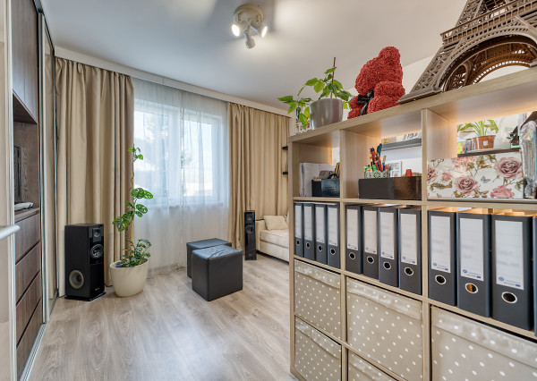 RealityDS – PREDAJ nadštandardnej 4-izbovej novostavby s bazénom a letnou kuchyňou, Orechová Potôň