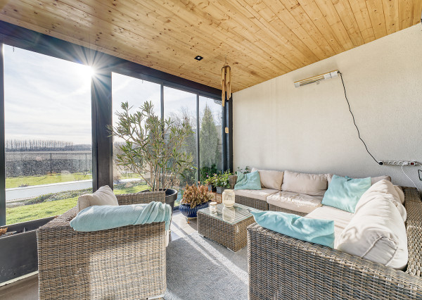 RealityDS – PREDAJ nadštandardnej 4-izbovej novostavby s bazénom a letnou kuchyňou, Orechová Potôň