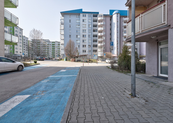 RealityDS – PRENÁJOM zariadeného 2 izb. bytu + krytého garáž. státia, ul. Agátová, Dúbravka