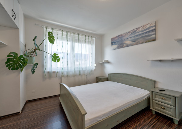 RealityDS – PRENÁJOM zariadeného 2 izb. bytu + krytého garáž. státia, ul. Agátová, Dúbravka