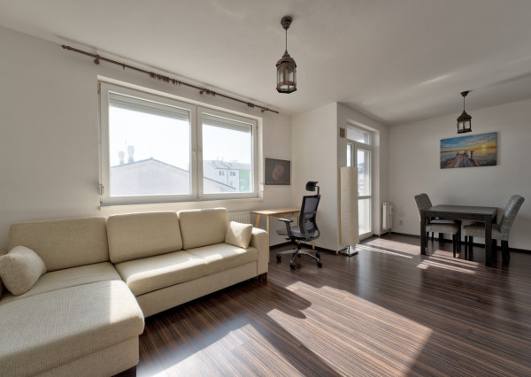 RealityDS – PRENÁJOM zariadeného 2 izb. bytu + krytého garáž. státia, ul. Agátová, Dúbravka