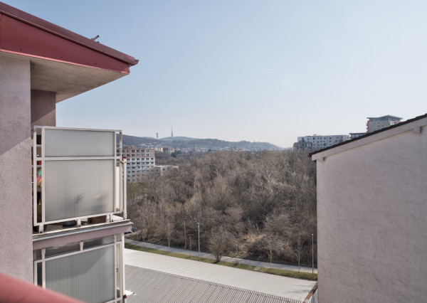 RealityDS – PRENÁJOM zariadeného 2 izb. bytu + krytého garáž. státia, ul. Agátová, Dúbravka