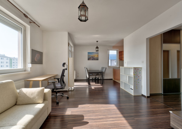 RealityDS – PRENÁJOM zariadeného 2 izb. bytu s loggiou, 57,40 m2, ul. Agátová, Dúbravka