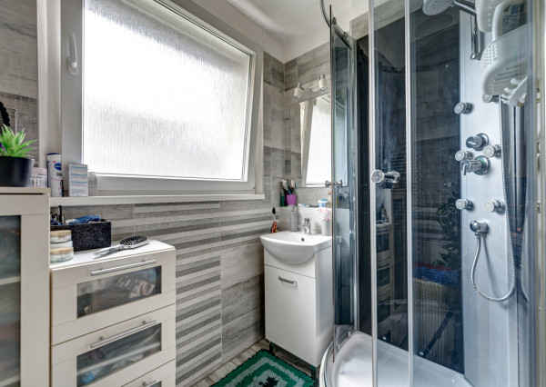 RealityDS - PREDAJ - 3 izb. byt so špajzou a loggiou, 72 m2, Čilistovská ulica