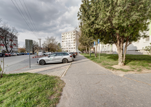 RealityDS - PREDAJ - 3 izb. byt so špajzou a loggiou, 72 m2, Čilistovská ulica