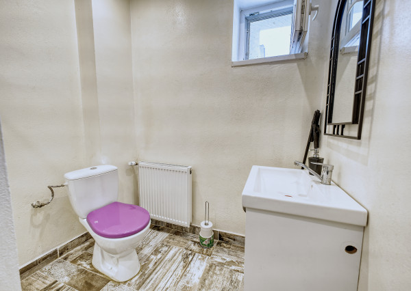 RealityDS - PREDAJ Veľkorysého 5-izbového rodinného domu po kompletnej rekonštrukcii: Váš nový domov vo Vydranoch