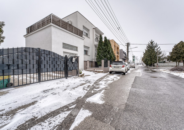 RealityDS - PREDAJ Veľkorysého 5-izbového rodinného domu po kompletnej rekonštrukcii: Váš nový domov vo Vydranoch