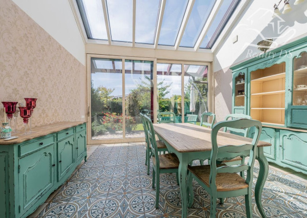 RealityDS - Nadštandardná nízkoenergetická vila v Šamoríne na PREDAJ: Moderná architektúra a špičkové technológie