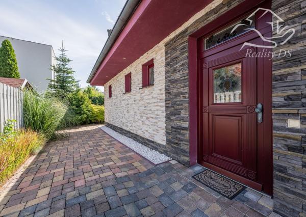 RealityDS - Nadštandardná nízkoenergetická vila v Šamoríne na PREDAJ: Moderná architektúra a špičkové technológie
