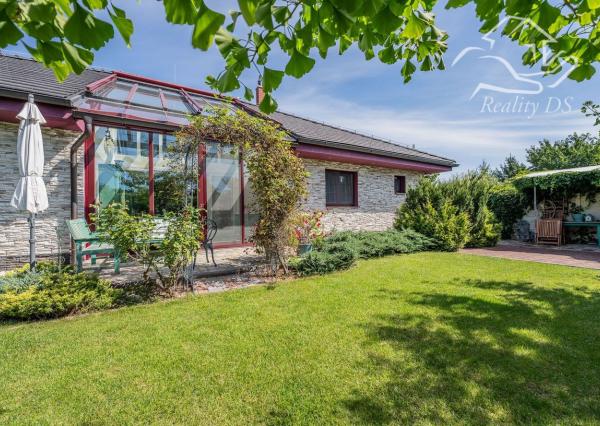 RealityDS - Nadštandardná nízkoenergetická vila v Šamoríne na PREDAJ: Moderná architektúra a špičkové technológie