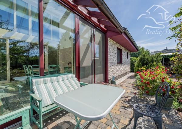 RealityDS - Nadštandardná nízkoenergetická vila v Šamoríne na PREDAJ: Moderná architektúra a špičkové technológie