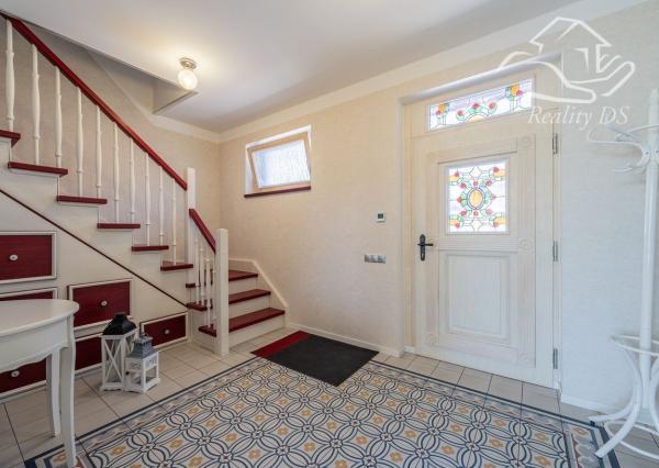 RealityDS - Nadštandardná nízkoenergetická vila v Šamoríne na PREDAJ: Moderná architektúra a špičkové technológie