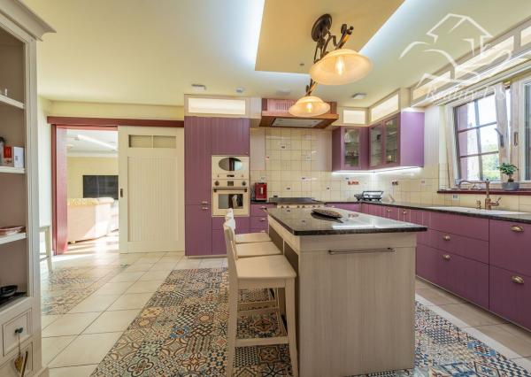 RealityDS - Nadštandardná nízkoenergetická vila v Šamoríne na PREDAJ: Moderná architektúra a špičkové technológie