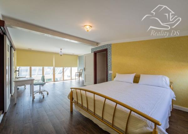 RealityDS - Nadštandardná nízkoenergetická vila v Šamoríne na PREDAJ: Moderná architektúra a špičkové technológie