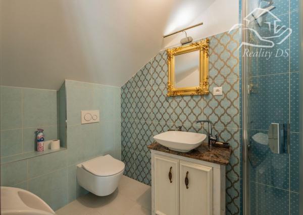 RealityDS - Nadštandardná nízkoenergetická vila v Šamoríne na PREDAJ: Moderná architektúra a špičkové technológie