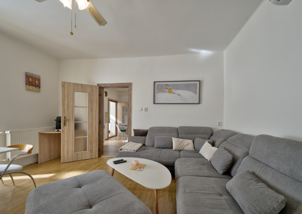 RealityDS – PREDAJ: Nadštandardný  4 izbový rodinný dom s wellnessom, bazénom a kompletným zariadením – Dolný Štál