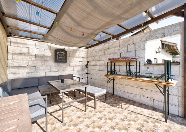 RealityDS – PREDAJ: Nadštandardný  4 izbový rodinný dom s wellnessom, bazénom a kompletným zariadením – Dolný Štál