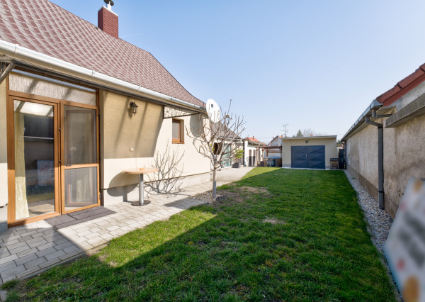 RealityDS – PREDAJ: Nadštandardný  4 izbový rodinný dom s wellnessom, bazénom a kompletným zariadením – Dolný Štál