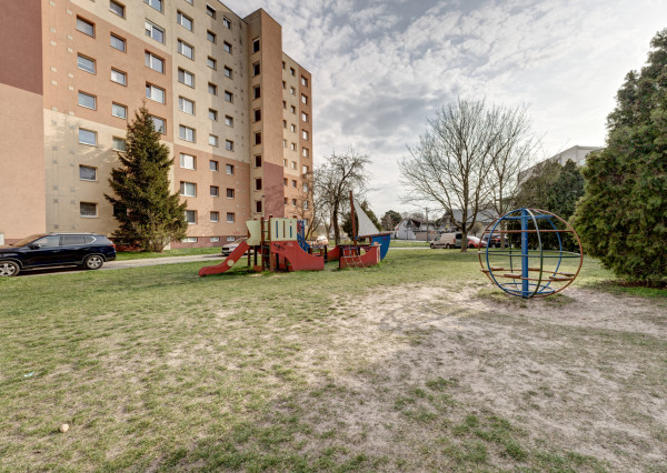 RealityDS - PREDAJ - 3 izb. byt so špajzou a loggiou, 72 m2, Čilistovská ulica