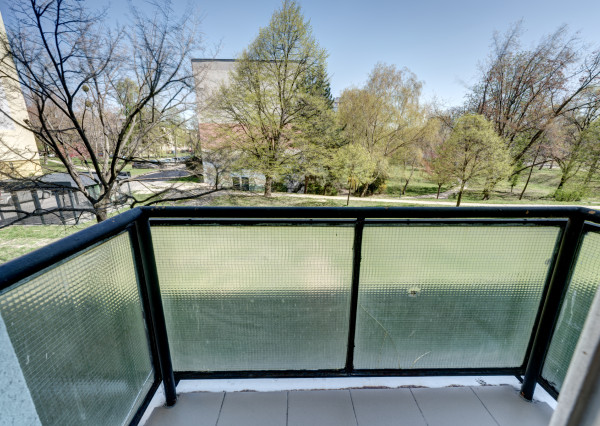 RealityDS - PREDAJ 2-izbového bytu, balkón+loggia, Komárnická